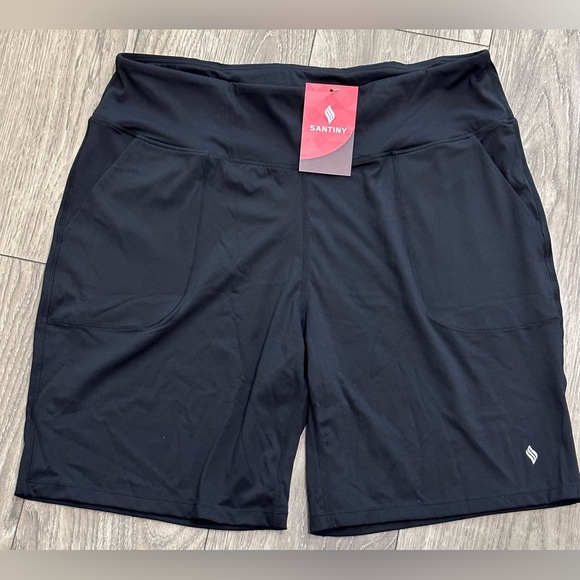 🖤NWT SANTINY Black Bermuda Shorts for Women with Zipper Pockets 🖤 - Picture 1 of 7
